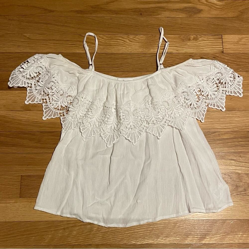 3/$30 || Active USA Lace Ruffle Off Shoulder Top - Size S